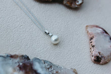 Load image into Gallery viewer, Pearl Necklace
